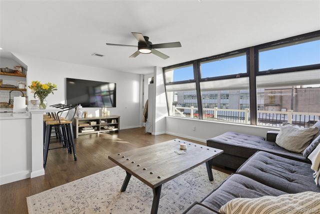 523 W Broadway A, Long Beach, NY 11561