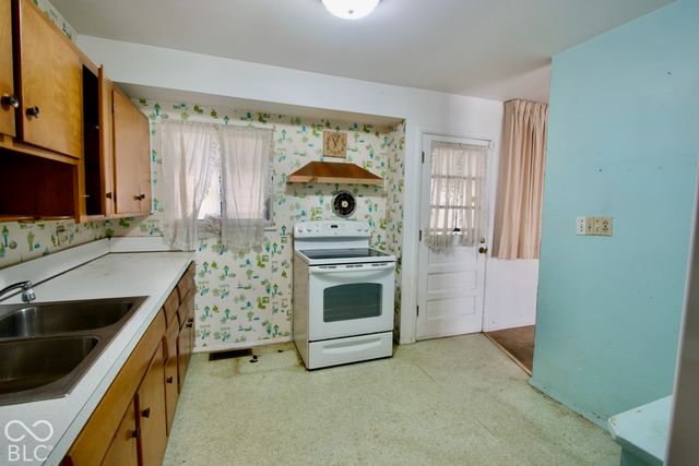 5332 E 41st Street, Indianapolis, IN 46226