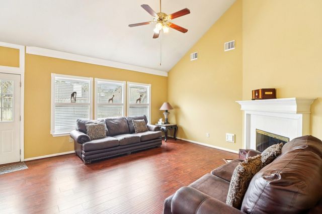 24 Dover Drive, Conroe, TX 77304