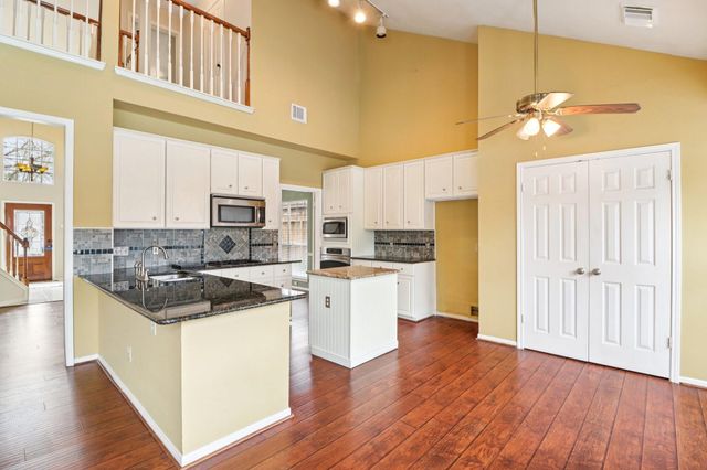 24 Dover Drive, Conroe, TX 77304