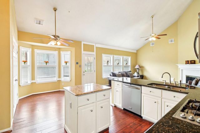 24 Dover Drive, Conroe, TX 77304