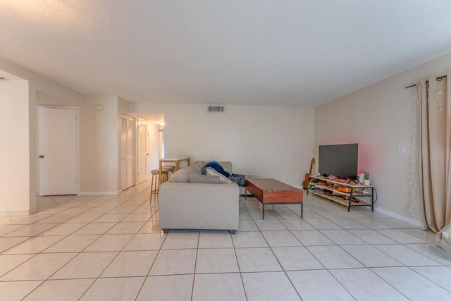 720 N Dixie Highway 603, Lantana, FL 33462