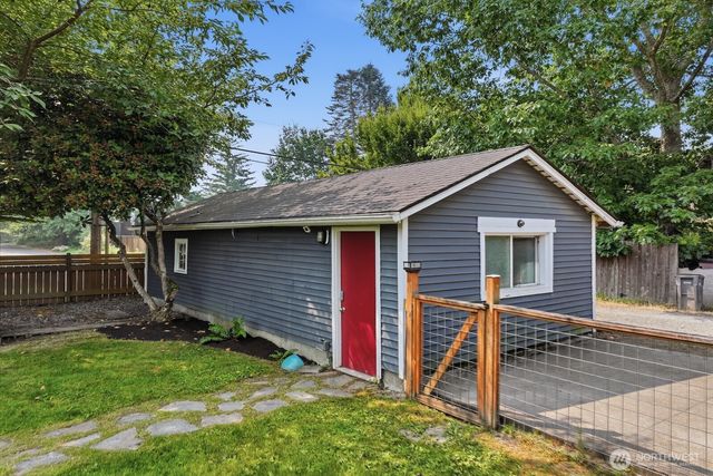 38564 SE River Street, Snoqualmie, WA 98065