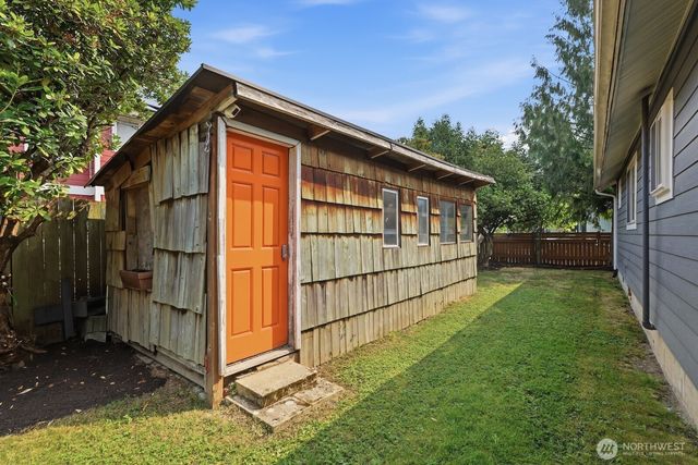 38564 SE River Street, Snoqualmie, WA 98065