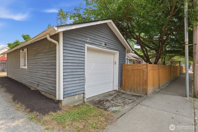 38564 SE River Street, Snoqualmie, WA 98065