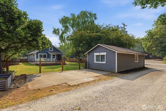 38564 SE River Street, Snoqualmie, WA 98065