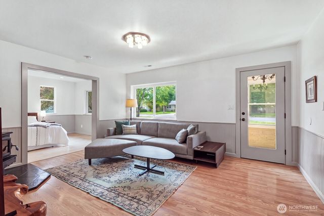 38564 SE River Street, Snoqualmie, WA 98065