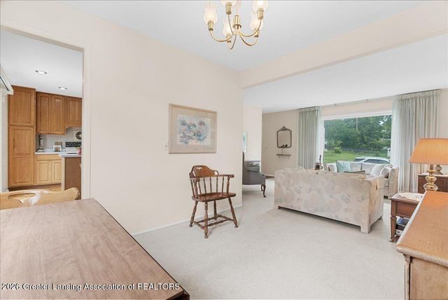 2714 Groesbeck Avenue, Lansing, MI 48912