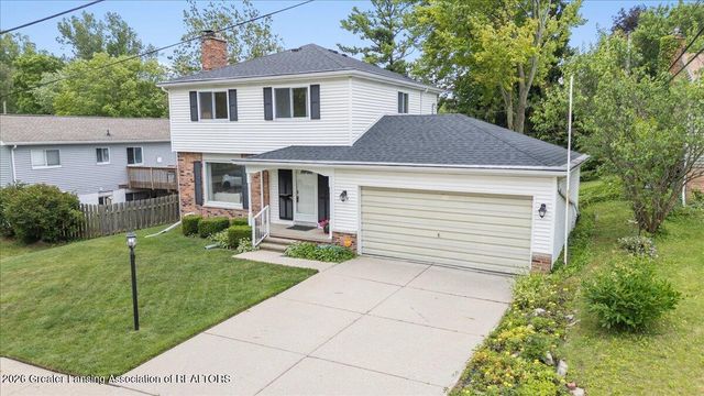 2714 Groesbeck Avenue, Lansing, MI 48912