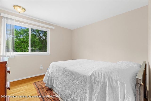 2714 Groesbeck Avenue, Lansing, MI 48912
