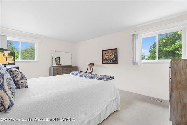 2714 Groesbeck Avenue, Lansing, MI 48912