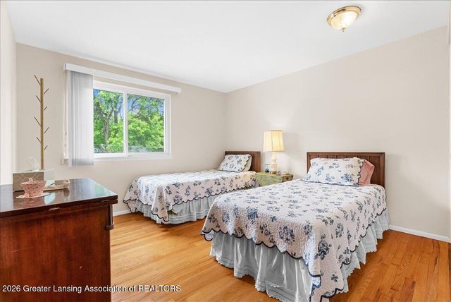 2714 Groesbeck Avenue, Lansing, MI 48912