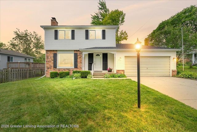 2714 Groesbeck Avenue, Lansing, MI 48912
