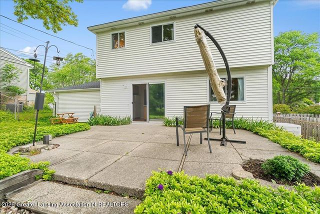 2714 Groesbeck Avenue, Lansing, MI 48912