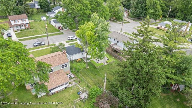 2714 Groesbeck Avenue, Lansing, MI 48912