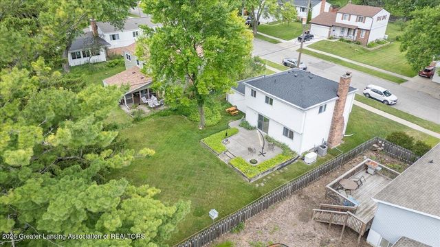 2714 Groesbeck Avenue, Lansing, MI 48912