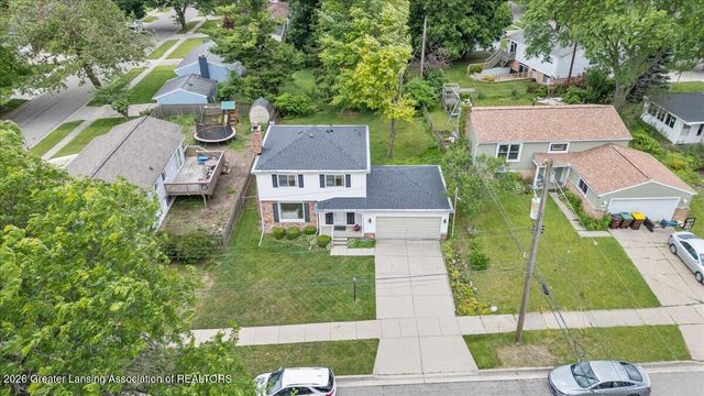 2714 Groesbeck Avenue, Lansing, MI 48912