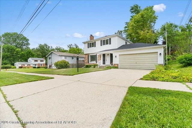 2714 Groesbeck Avenue, Lansing, MI 48912