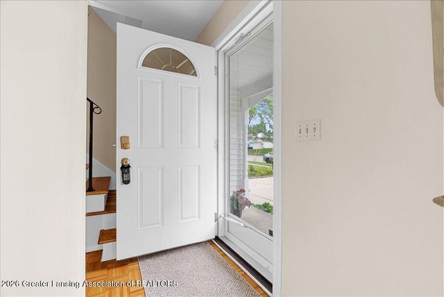 2714 Groesbeck Avenue, Lansing, MI 48912