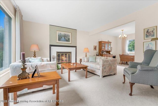 2714 Groesbeck Avenue, Lansing, MI 48912
