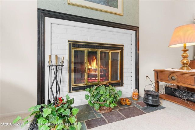 2714 Groesbeck Avenue, Lansing, MI 48912