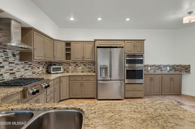 6543 N Turnberry Drive, Tucson, AZ 85718