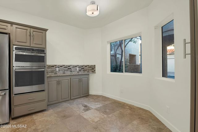 6543 N Turnberry Drive, Tucson, AZ 85718