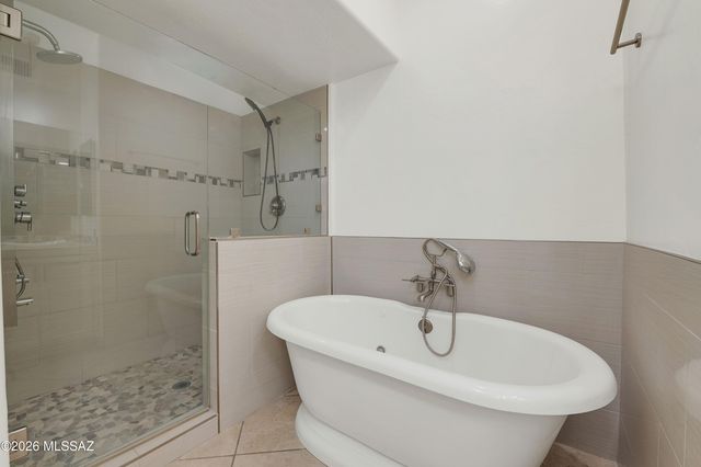 6543 N Turnberry Drive, Tucson, AZ 85718