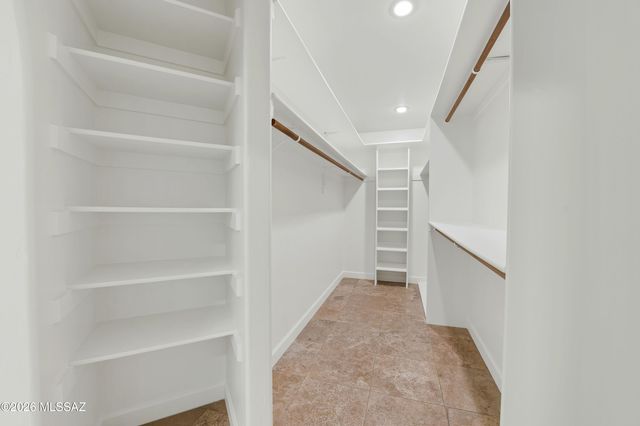 6543 N Turnberry Drive, Tucson, AZ 85718