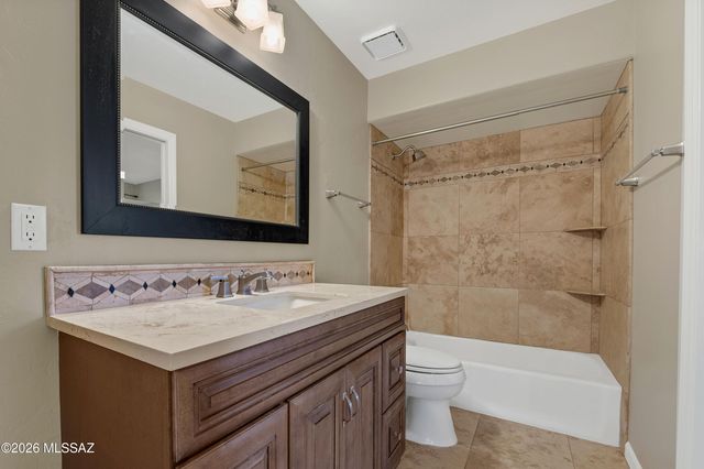 6543 N Turnberry Drive, Tucson, AZ 85718