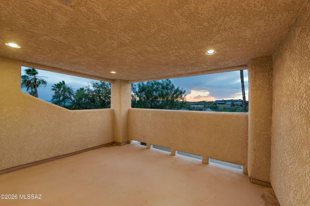 6543 N Turnberry Drive, Tucson, AZ 85718