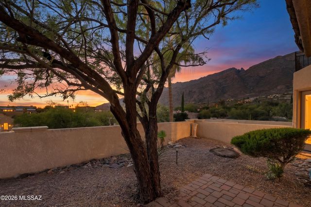 6543 N Turnberry Drive, Tucson, AZ 85718