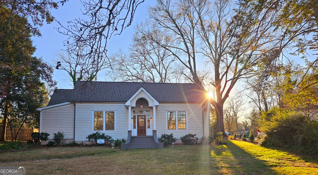 213 W Hightower Trail, Social Circle, GA 30025