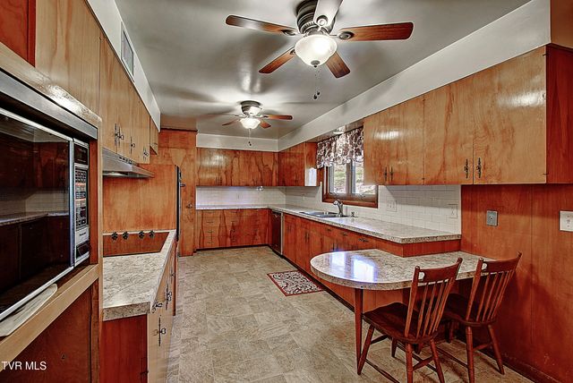 528 Bays View Road, Kingsport, TN 37660