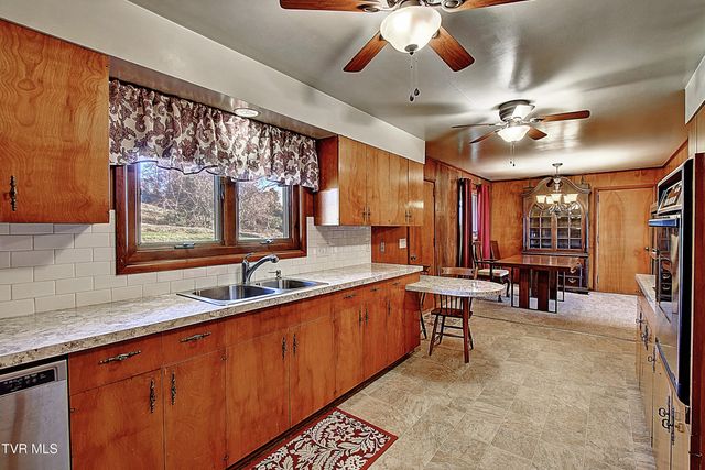 528 Bays View Road, Kingsport, TN 37660