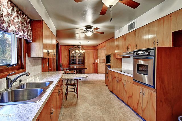 528 Bays View Road, Kingsport, TN 37660