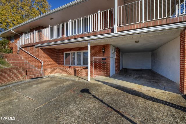 528 Bays View Road, Kingsport, TN 37660