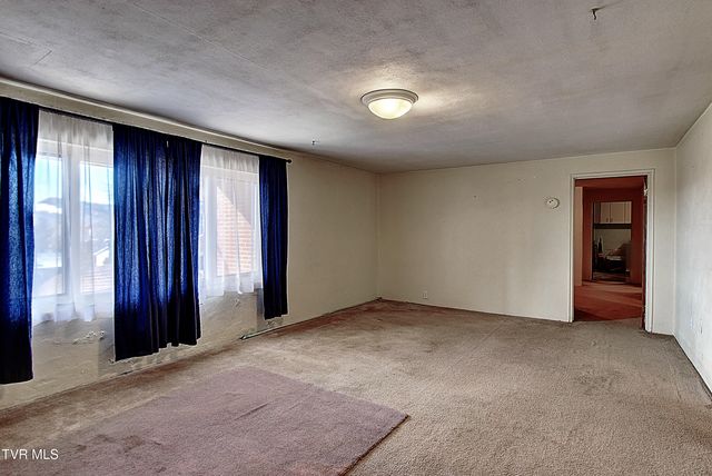 528 Bays View Road, Kingsport, TN 37660