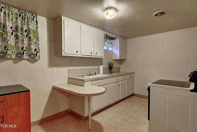 528 Bays View Road, Kingsport, TN 37660