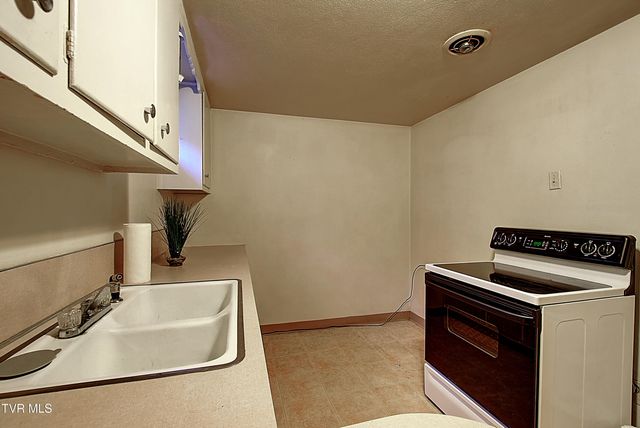 528 Bays View Road, Kingsport, TN 37660