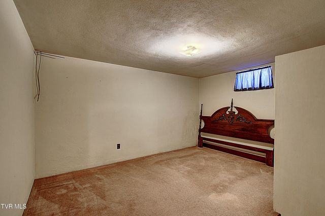 528 Bays View Road, Kingsport, TN 37660