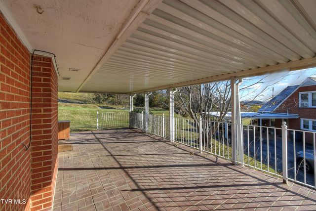 528 Bays View Road, Kingsport, TN 37660