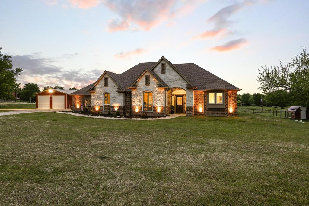 2628 County Road 2510, Quinlan, TX 75474