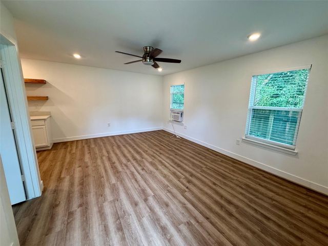 520 Mcguire, Huntsville, TX 77340