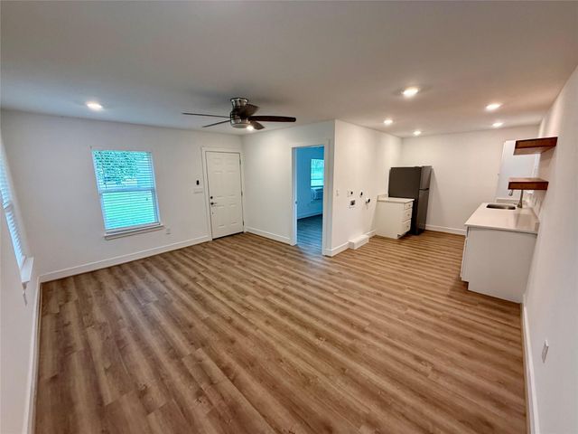 520 Mcguire, Huntsville, TX 77340