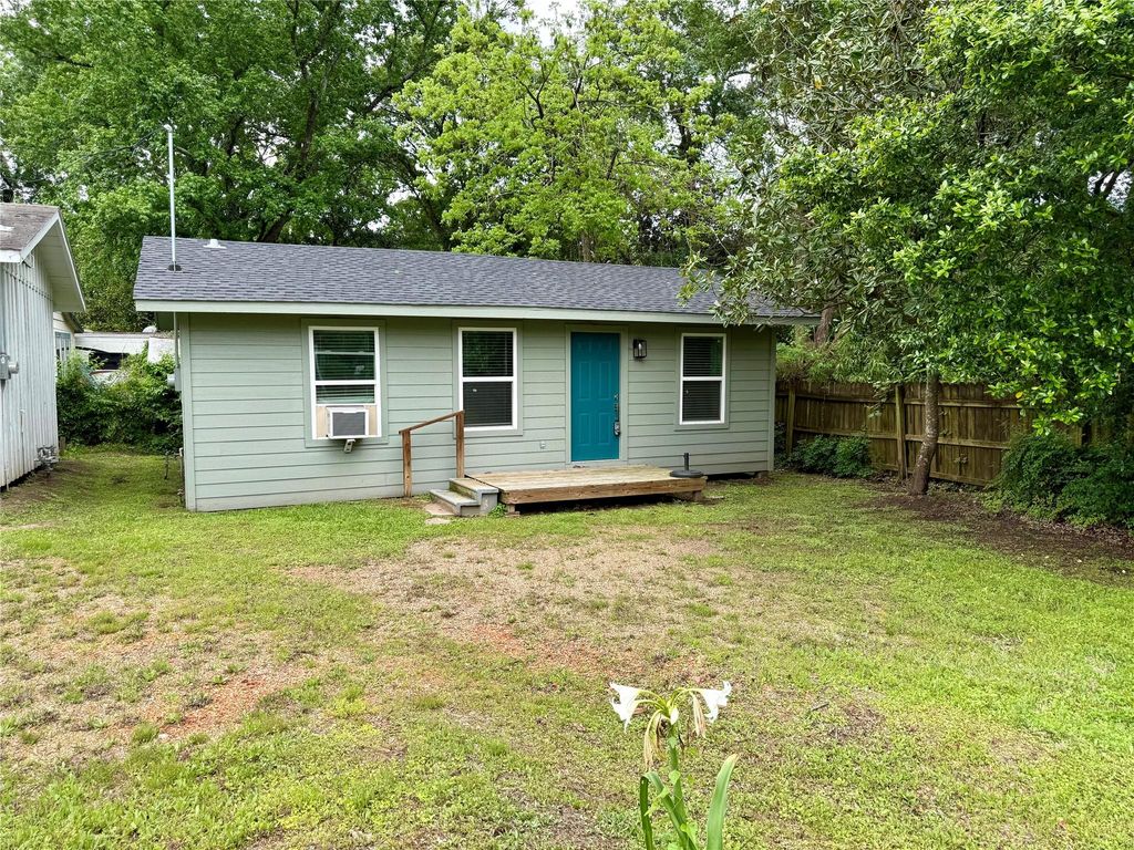 520 Mcguire, Huntsville, TX 77340