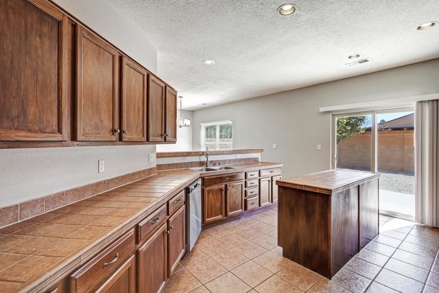 10400 Toscana Street NW, Albuquerque, NM 87114