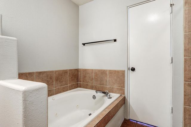 10400 Toscana Street NW, Albuquerque, NM 87114