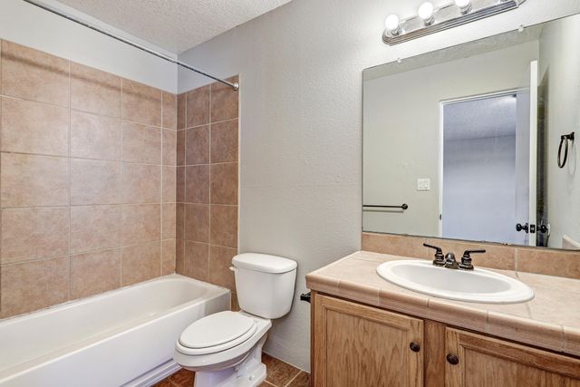 10400 Toscana Street NW, Albuquerque, NM 87114