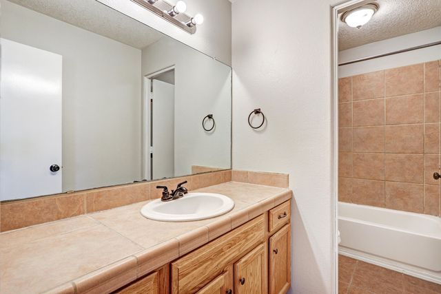 10400 Toscana Street NW, Albuquerque, NM 87114